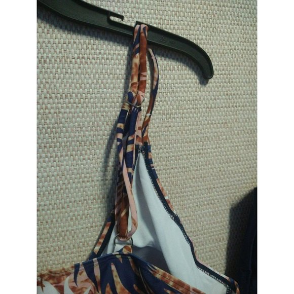 Swimsuit with sheer leaves top and navy shorts size 2X (adjustable) - Picture 5 of 8